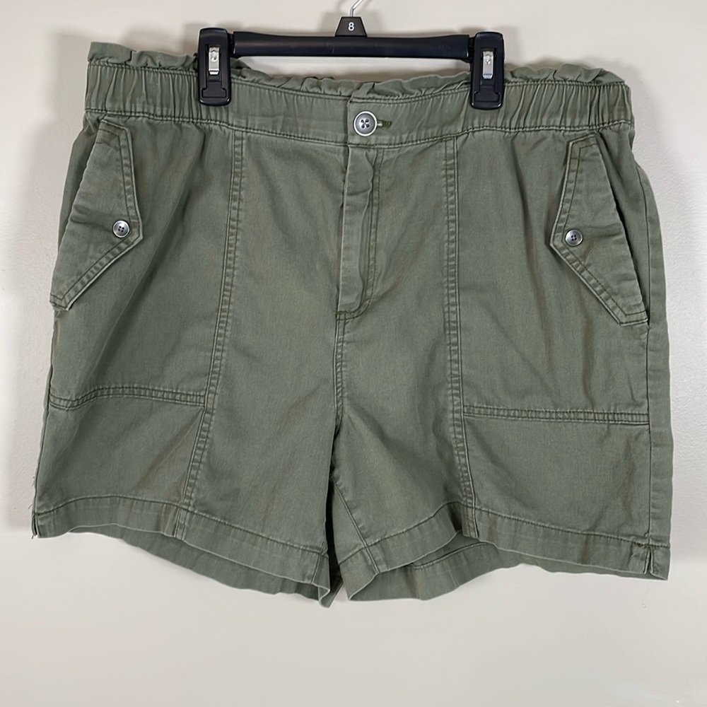 OLD NAVY Women’s Olive Paper Bag Elastic‎ Waist Button Pockets LG Shorts Casual